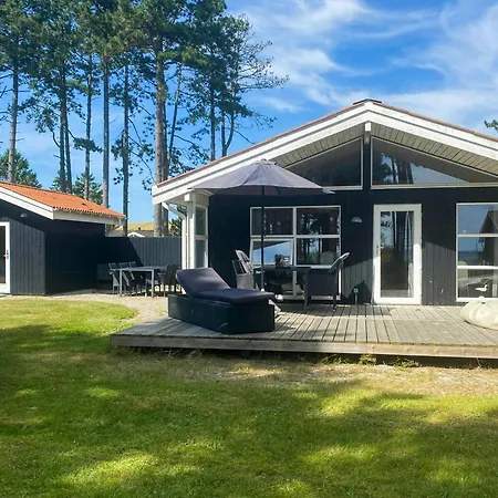 Holiday home Summer With Sea View By Begtrupvig Knebel